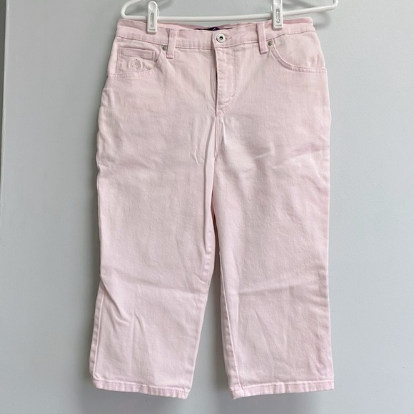 2 for $20 or 5 for $40
GLORIA VANDERBILT CAPRIS - SZ 8 - Picture 3 of 9